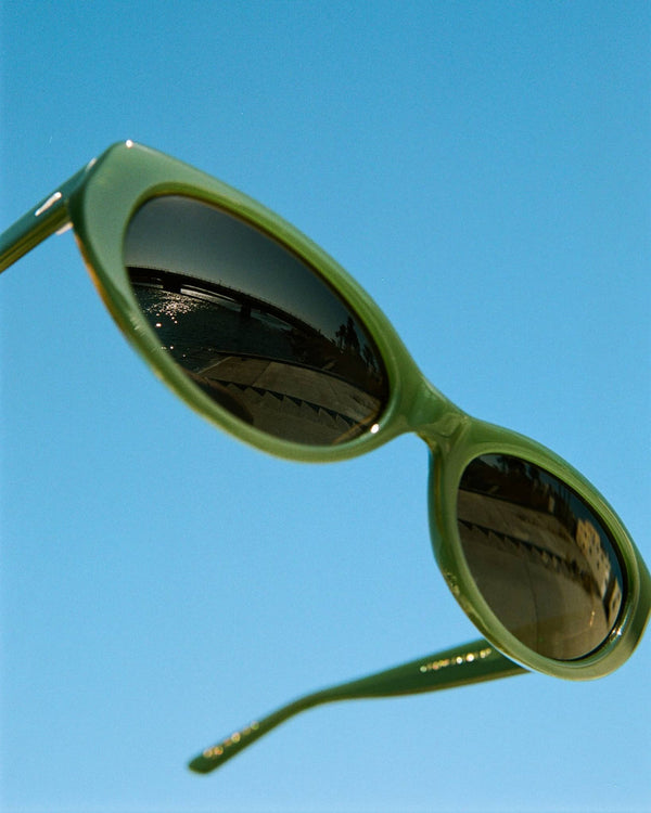 The Petal Bomb / Moss Bio & Polarised Desert Gradient Lens - Shade Files